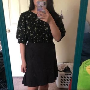 Black velvet skirt with pockets